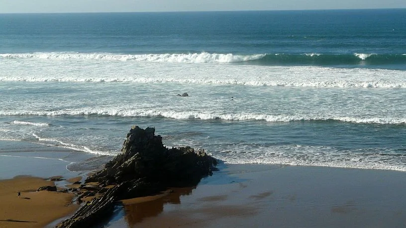 Surfear en Sopelana en Octubre