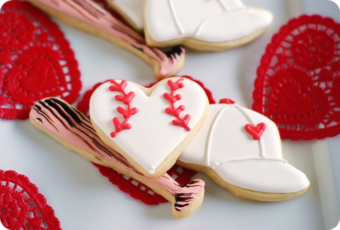 how to make baseball valentine decorated cookies