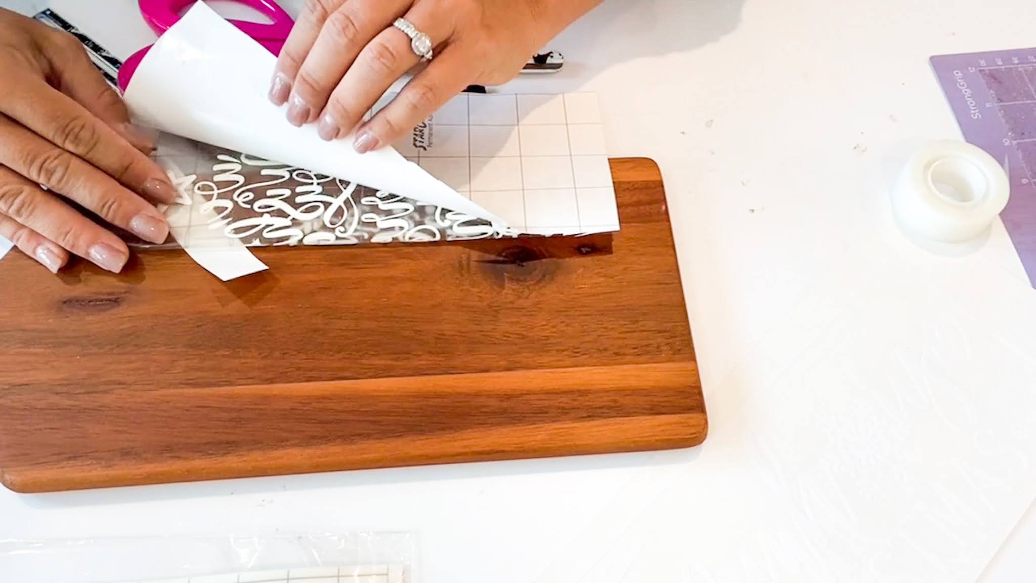 Custom Cutting Boards: Applying Vinyl on Glass Cutting Board! - Leap of  Faith Crafting