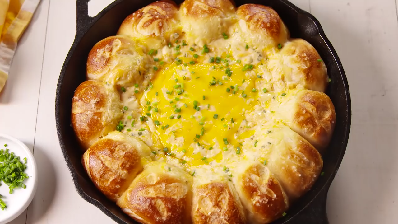 Pretzel Ring Beer Cheese Dip APP META