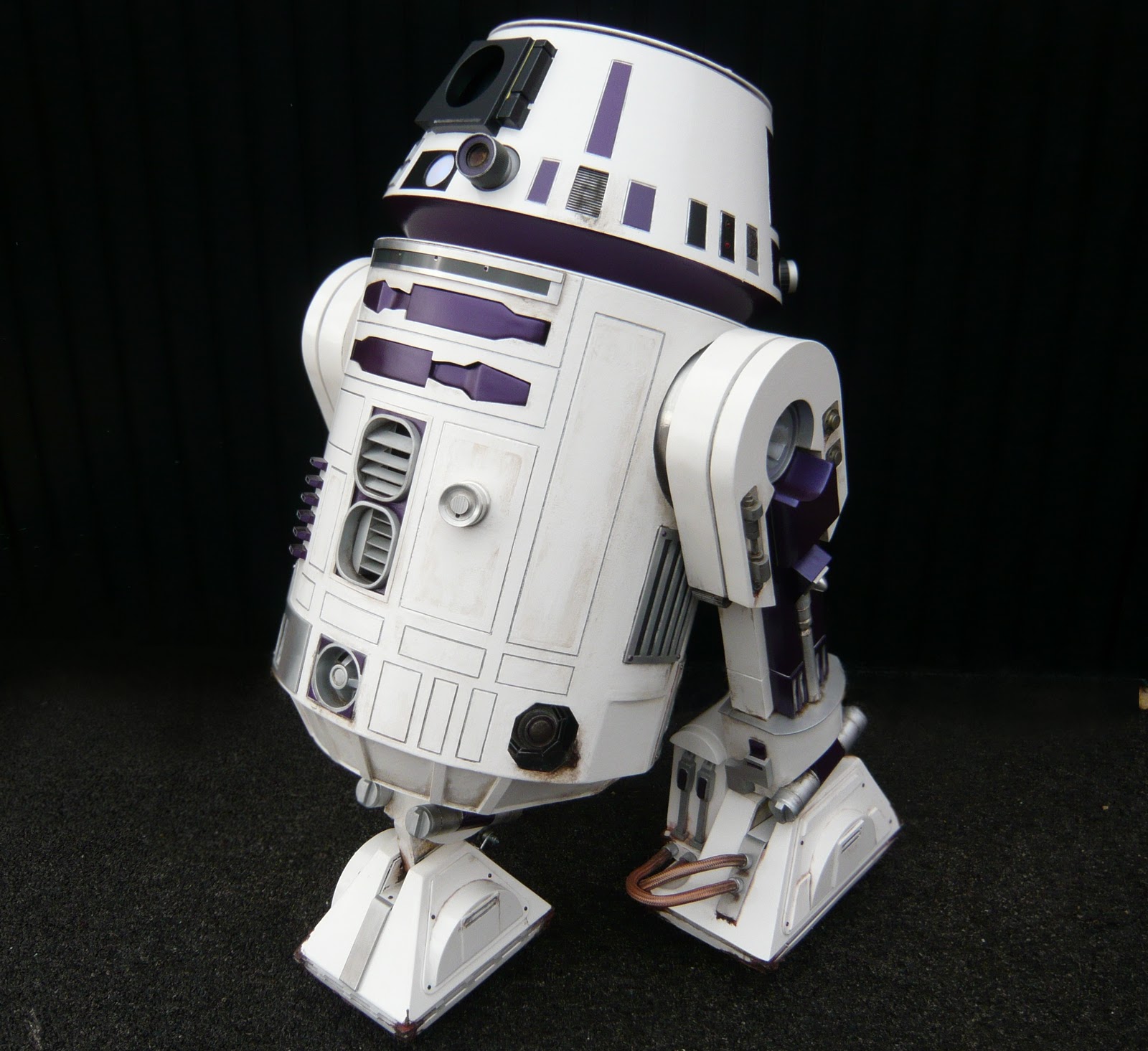 Дроид р2д2 ходит по клеточной доске