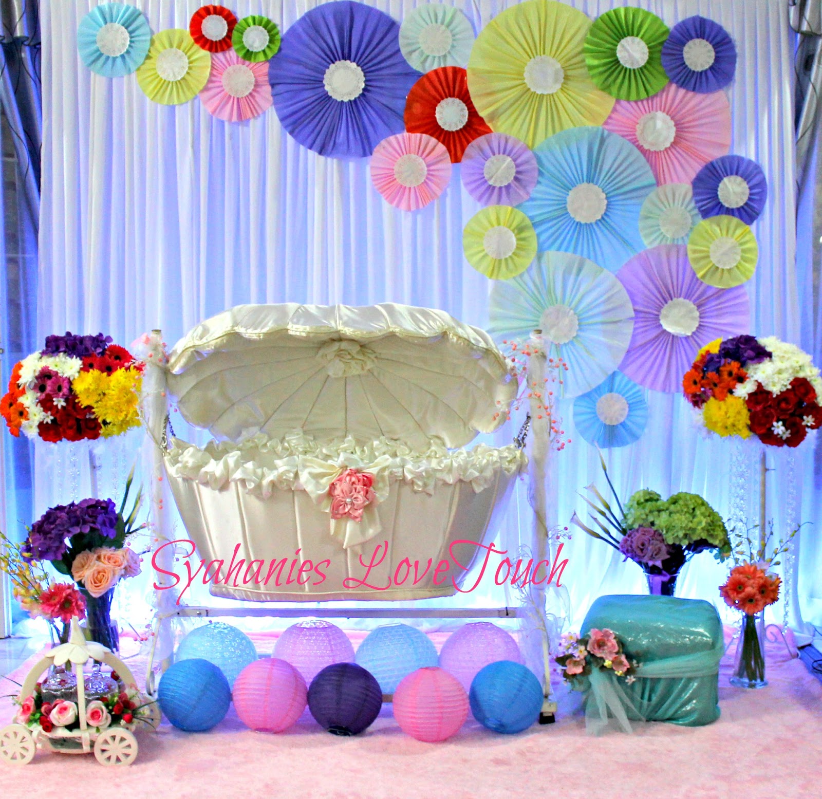 Syahanies LoveTouch Buaian BerenDoi Baby Cradle