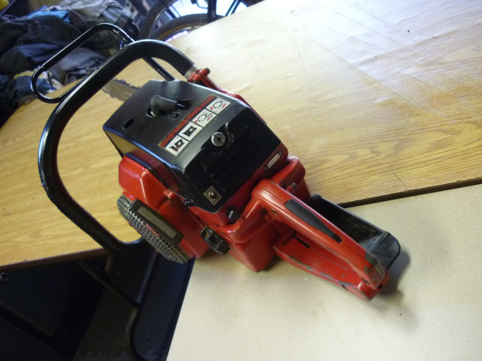 VINTAGE CHAINSAW COLLECTION JONSERED 801.