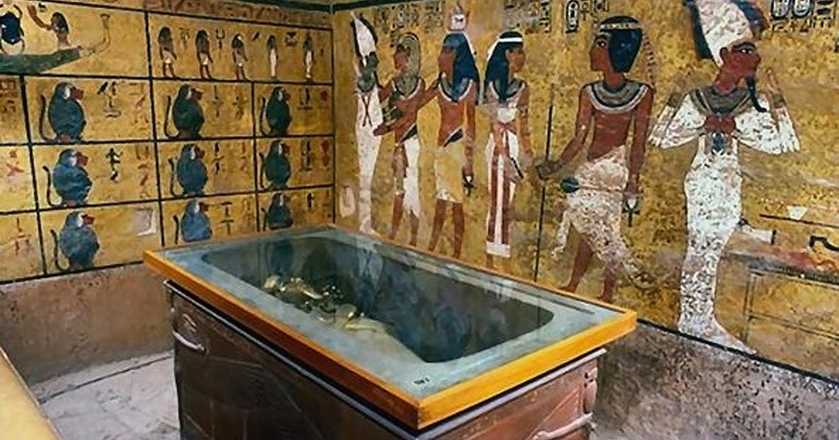 Где находится гробница фараона тутанхамона на карте. Гробницы фараонов из малахита. Солнцезащитные очки в гробнице фараона. Заготовки усыпальниц фараонов.
