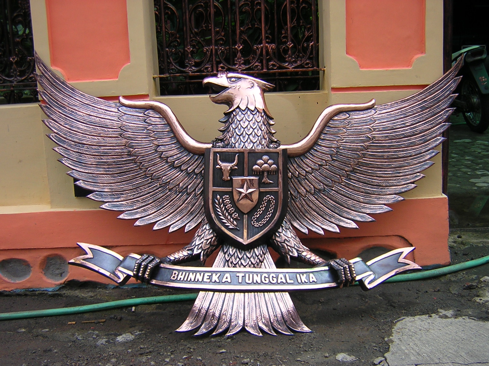 Patung Garuda Tembaga Boyolali: Keindahan dan Simbol Nasional