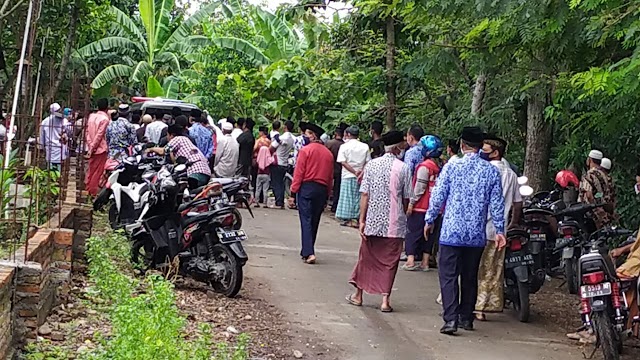    Seorang PNS di Karangawen Dimakamkan Dengan Protokol Covid-19, Ini Pesan Koramil 13/Karangawen