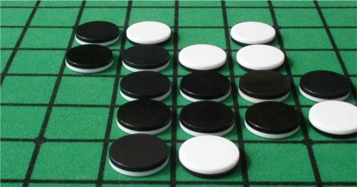 Reversi e as peças que mudam de cor durante o jogo