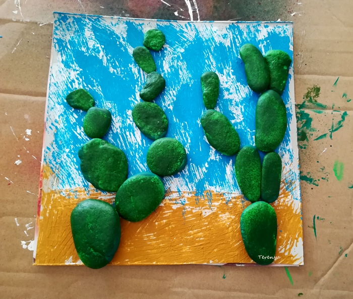como-hacer-cuadro-cactus-con-piedras