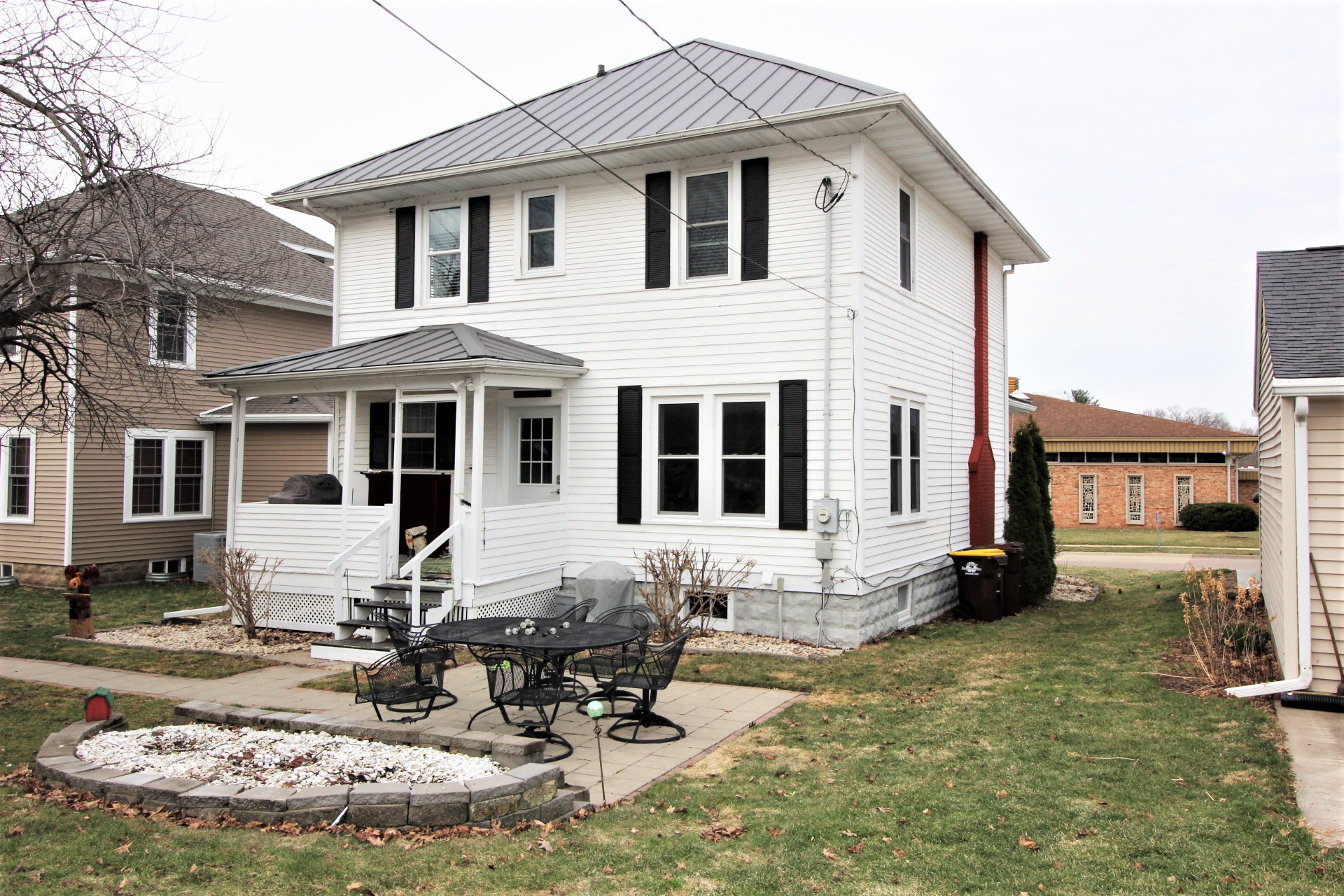 EAST IOWA REAL ESTATE 121 South Vermont Street, Maquoketa, IA