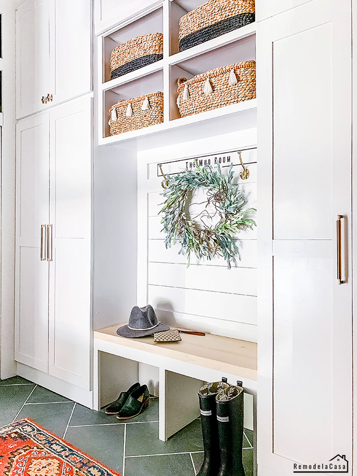 The Garage Mudroom Reveal Remodelando la Casa