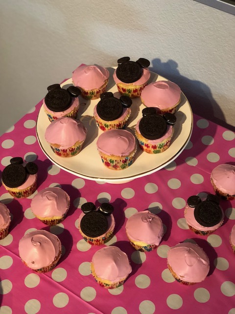 Minnie and Mickey Mouse cupcakes