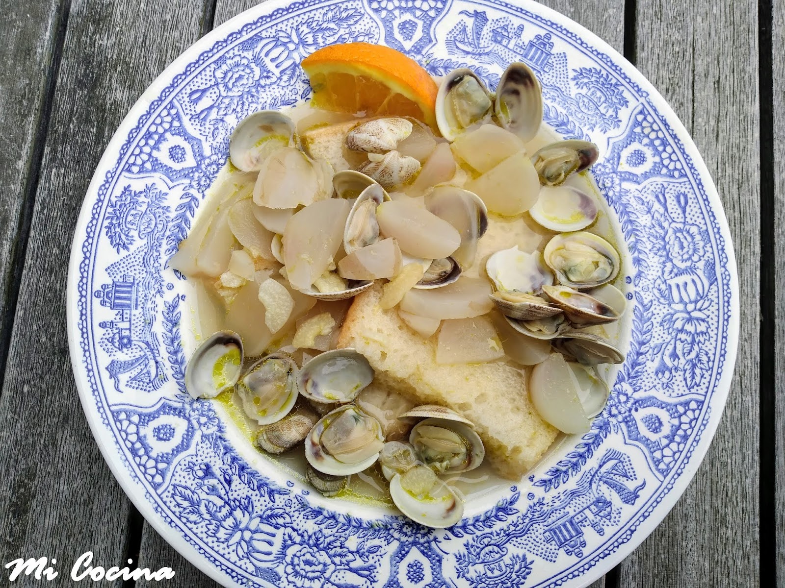 GAZPACHO PERRERO (SOPA DE ALMEJAS Y RABANOS CON NARANJAS)