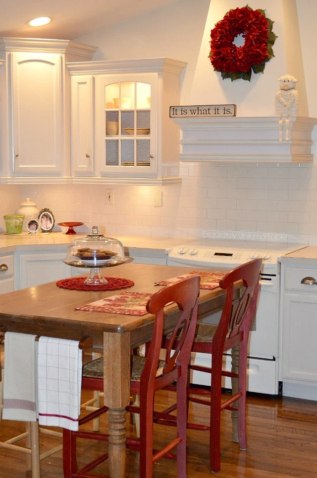 Cottage Style Kitchen In Reds and White