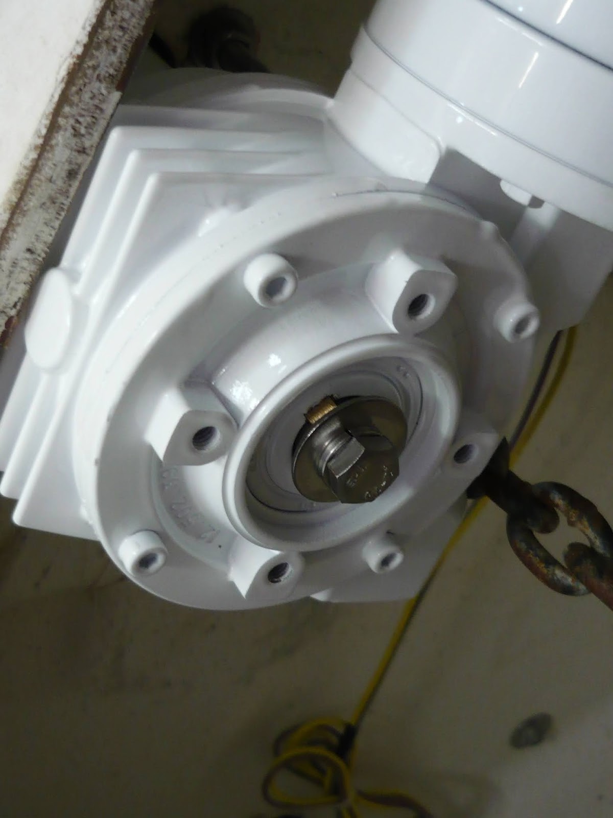 CHRISTIE PACIFIC CASE HISTORY Bayliner Muir Anchor Winch Replacement.