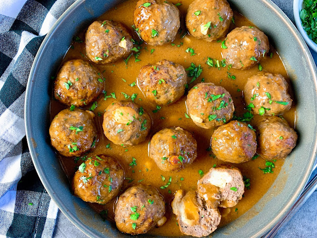 Mozzarella-Stuffed Meatballs and Gravy
