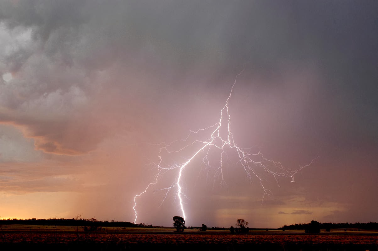 GoosBall Lightning flash photography (22 Pics)