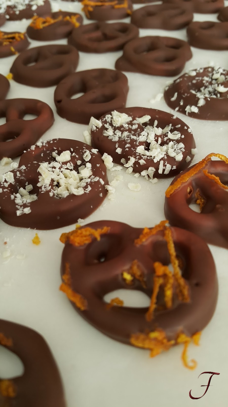 Funda�ca PORTAKAL KABUKLU ÇİKOLATALI KRAKER