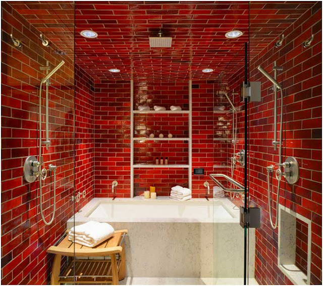Bild-badezimmer-in-rot-mit-Doppelkopf-Dusche-und-Wanne-Reichlich-Regale