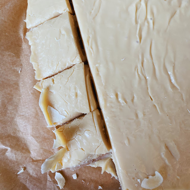 Stella's Wardrobe WHITE CHOCOLATE & BAILEYS FUDGE