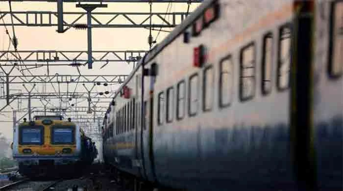 No charging of phones, laptops in trains from 11 pm to 5 am: Railways, New Delhi, News, Railway, Train, Passengers, Mobile Phone, National