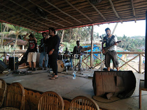 Live music at "Cafe Looda" on Anjuna beach.