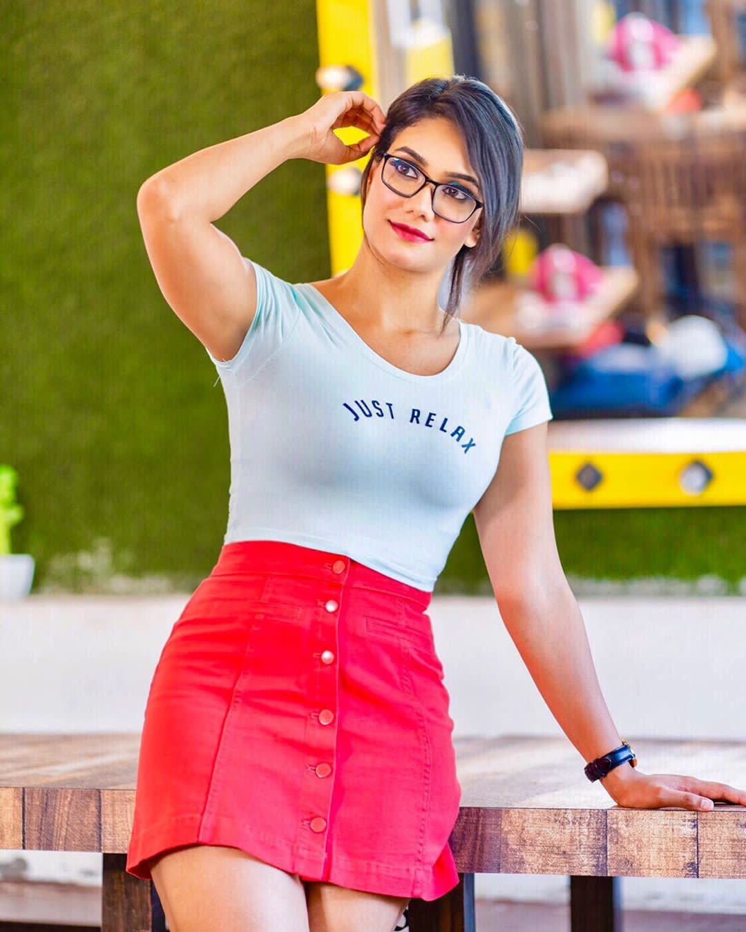 Beautiful, Bold and Sexy Photos of Richi Shah