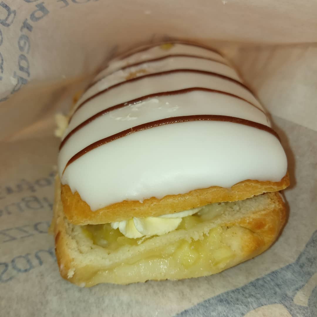 Supersupergirl's Food Reviews [Review] Greggs Apple danish and yumyum