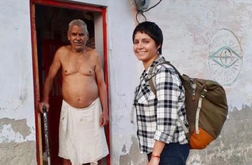Woman journalist in jail barrack with Satyagrahi in UP