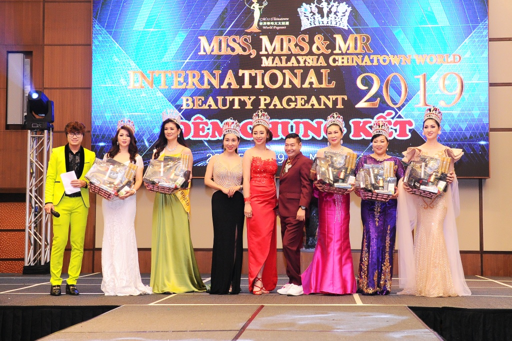  Miss, Mrs & Mr Malaysia Chinatown World Beauty Pageant 2019 rực rỡ sắc màu đêm chung kết tại Malaysia