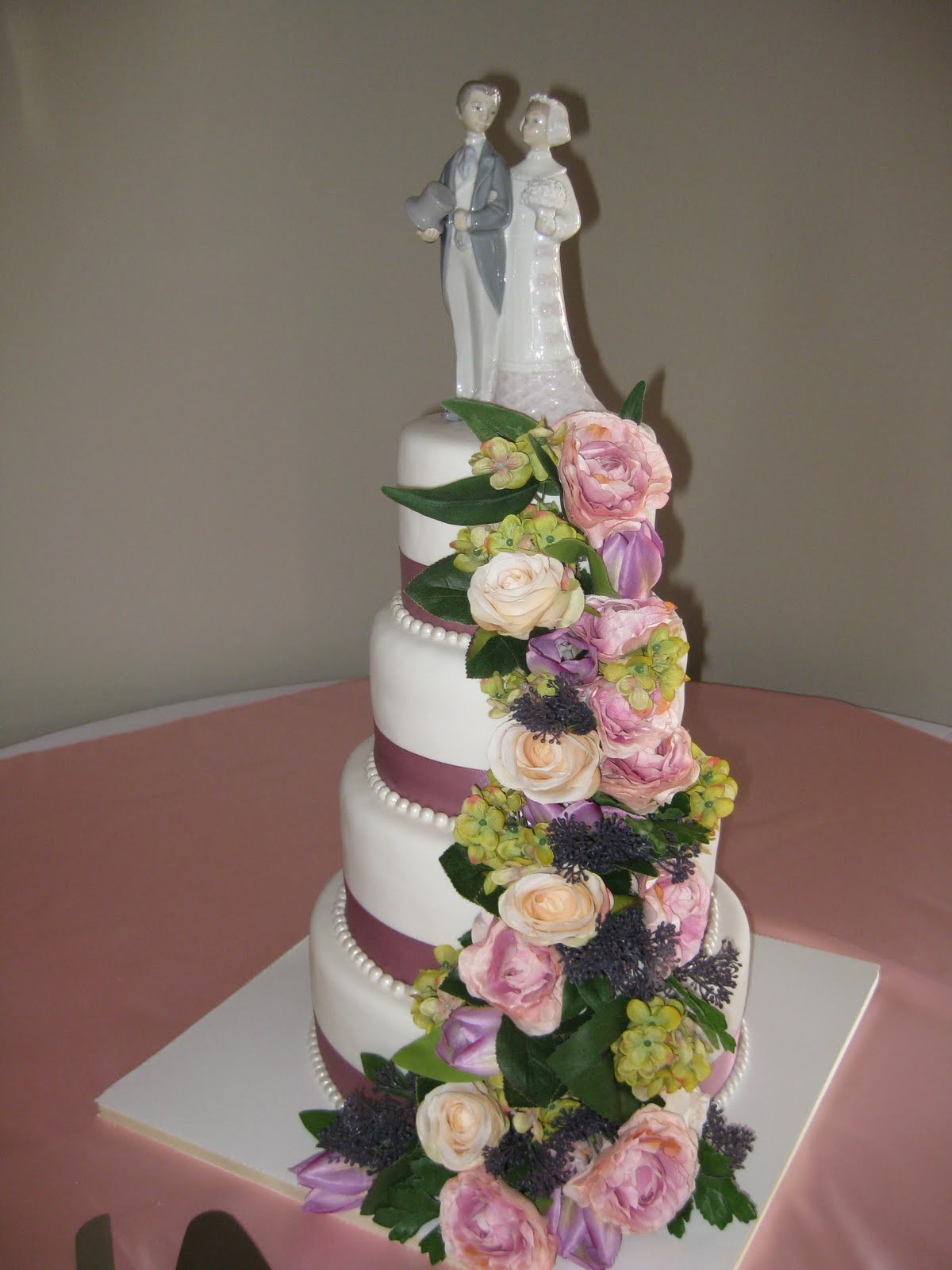 SUGAR CHEF CAKES KATHY'S WEDDING CAKE