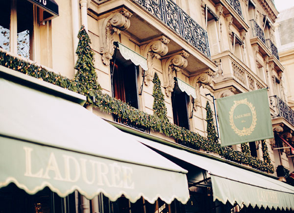 {holiday inspiration | places : christmastime in paris}