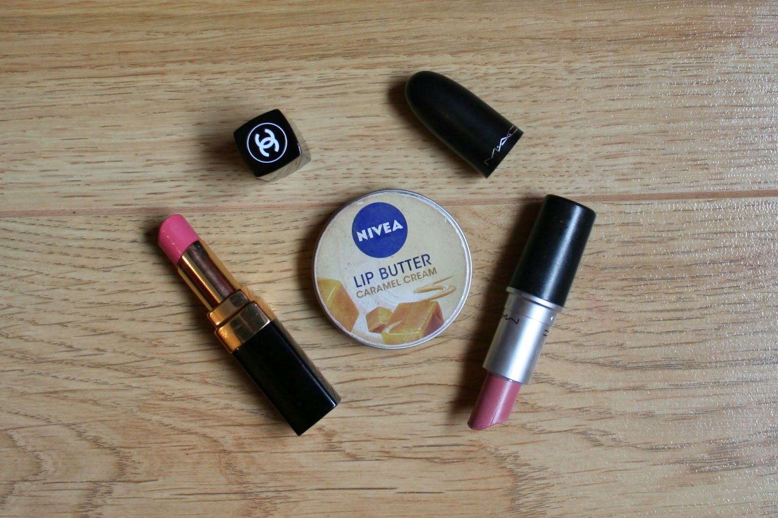 Pretty Little Obsessions UK Beauty Blog What's In My Everyday Makeup Bag