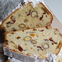 http://www.bakingsecrets.lt/2015/12/kaledinis-pyragas-arba-vyskupo-duona.html