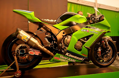 2011 Kawasaki Ninja ZX10R Race Bike