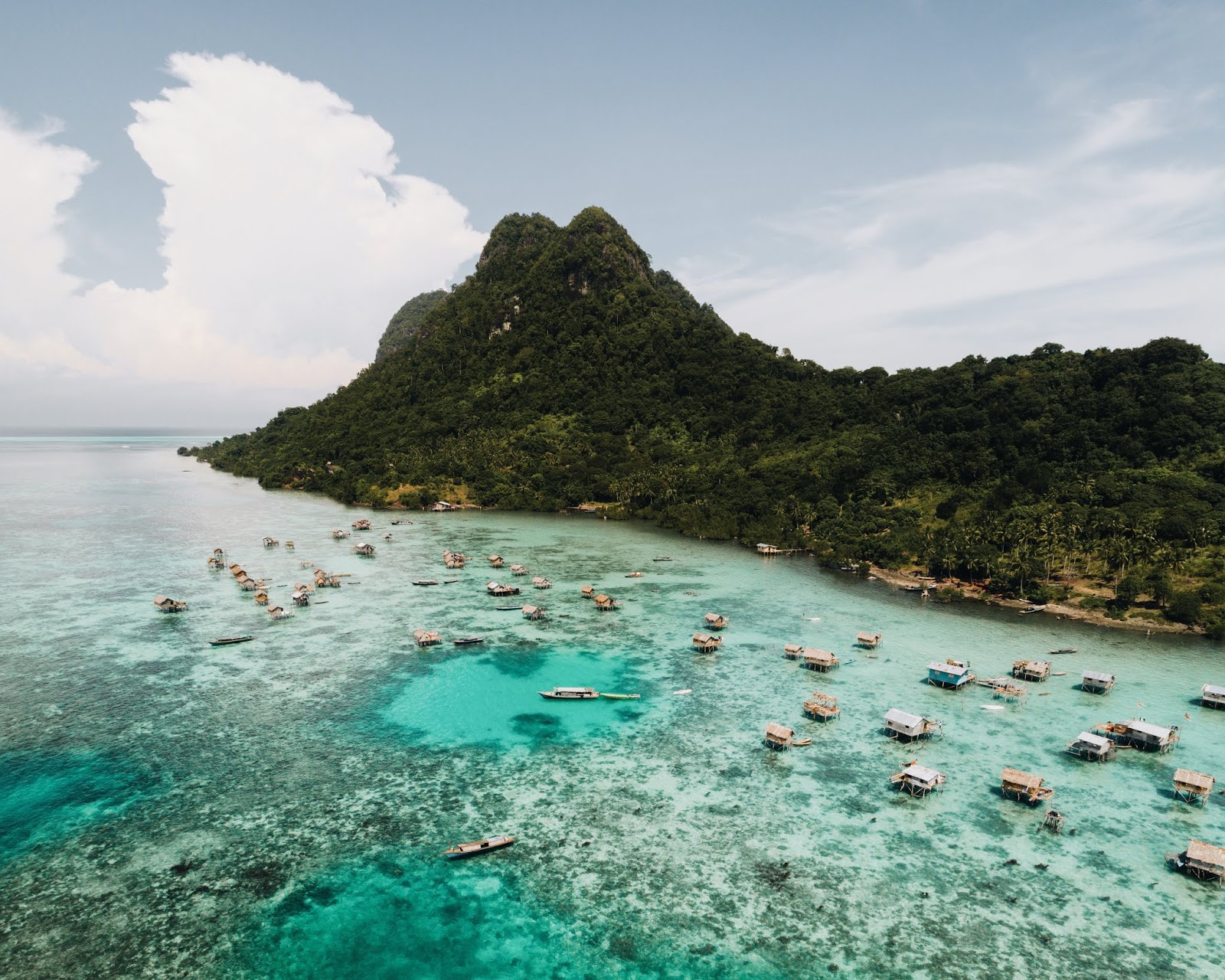 7 tourist islands in Malaysia in the heart of nature