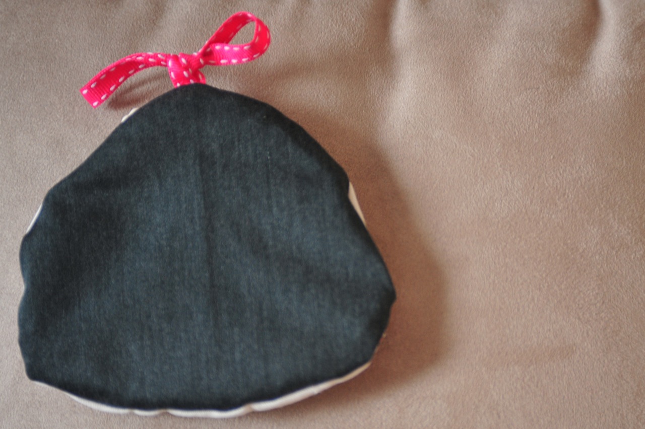Free pattern & TUTORIAL: Ms. Lipsie pouch bag