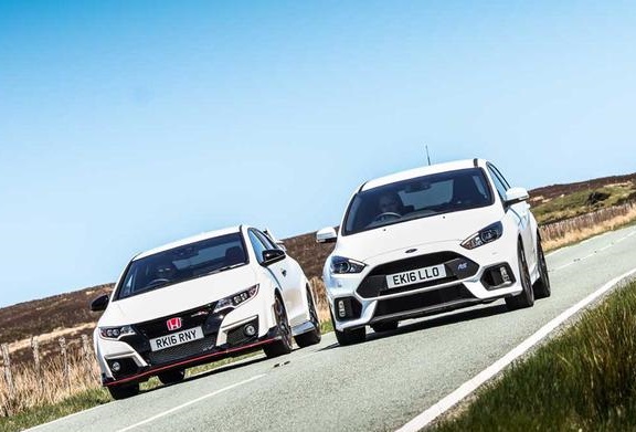 So sánh Ford Focus RS và Honda Civic Type R So sánh Ford Focus RS và Honda Civic Type R