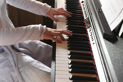 Cara Mudah Belajar Mencari Akord Piano Hanya Dengan Mendengar ! Ikuti 4 Langkah Ini