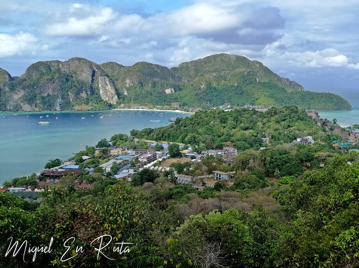 Bahía de Tonsai en Phi Phi Don