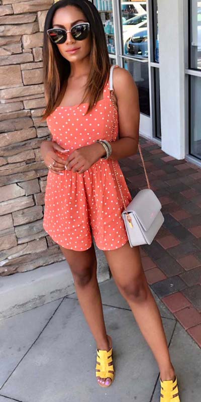 Looking for Cute Summer Outfits for Teenage Girls? See these 31 New Summer Outfits for Teen Girls to Copy in 2019. Teenage Fashion via higigle.com | mini dress | #teenoutifts #teenage #summeroutfits #minidress