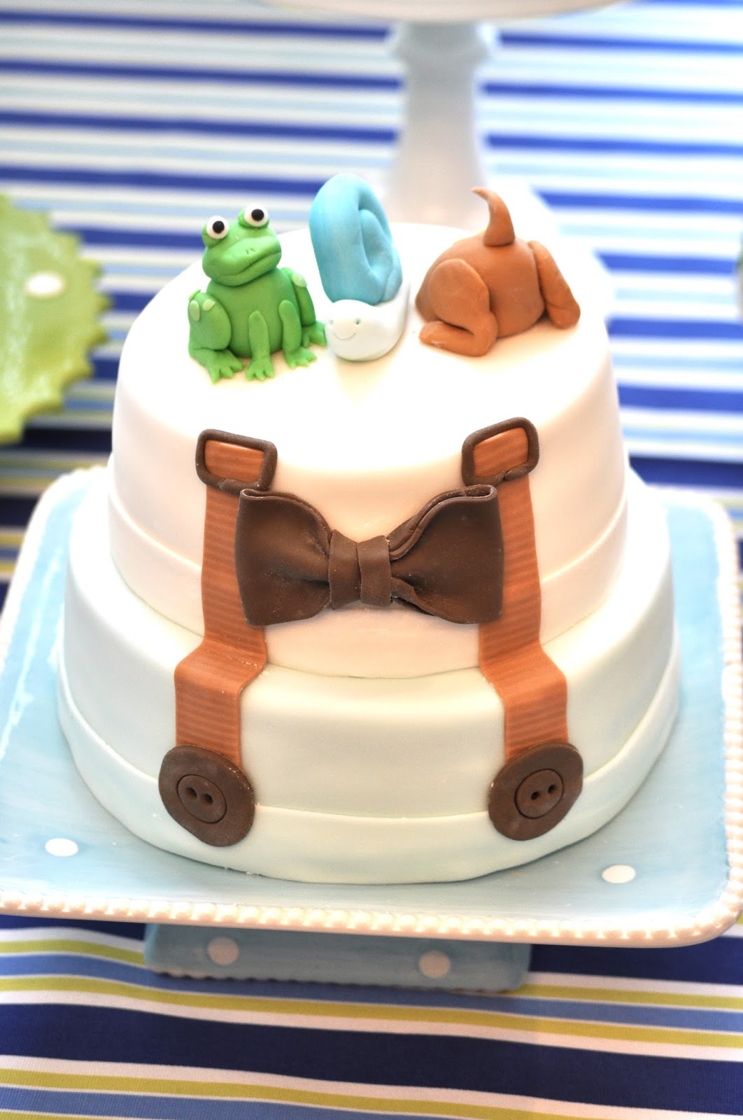 Devanys Designs Frogs and Snails and Puppy Dog Tails Cake