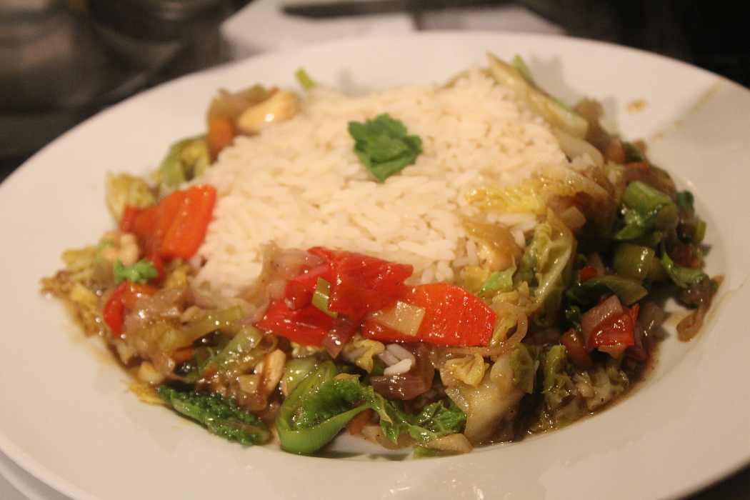 Asiatische Gemüsepfanne mit Reis – schnell erledigt – glatzkoch.de