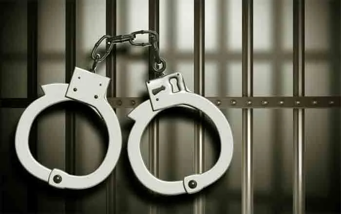 Kozhikode, News, Kerala, Complaint, Police, Case, Arrest, Crime, Man allegedly assaulted by drug mafia; 2 arrested