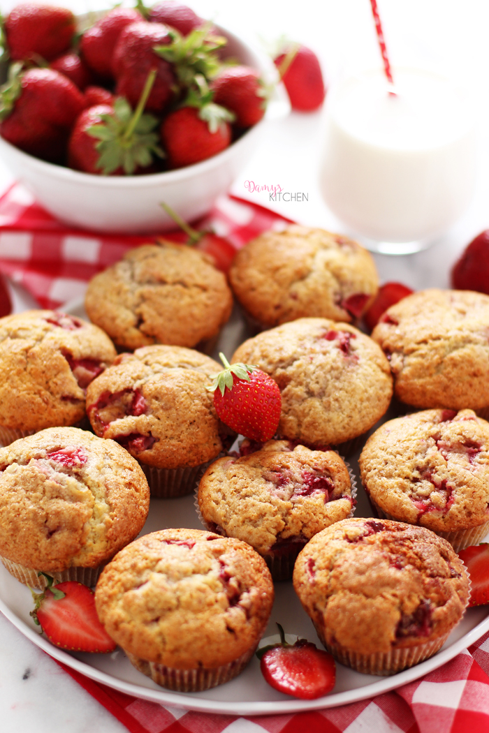 ÇİLEKLİ PAMUK MUFFIN Damy's Kitchen