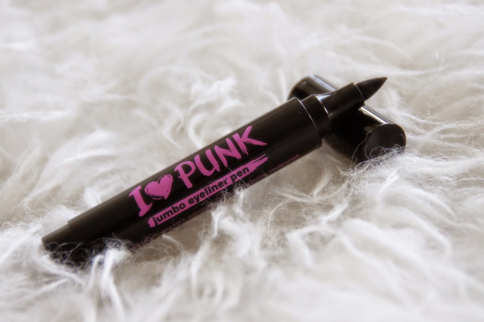 ♡beautybyZara♡ Essence I punk Jumbo eyeliner pen