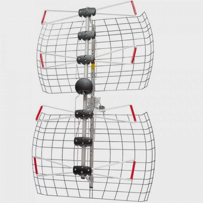 Average Joe Consumer Product Reviews Antennas Direct DB4e gets a Boost From the Clearstream VHF