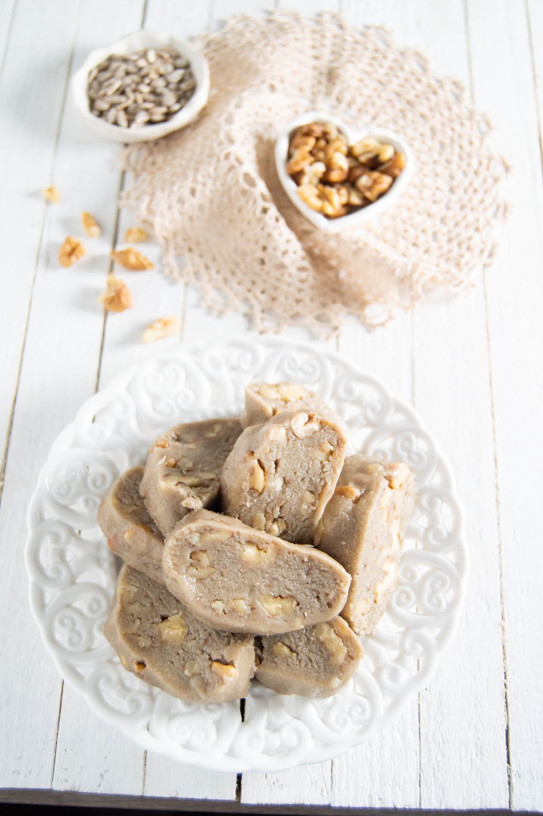 Слънчогледова халва с орехи Sunflower halva with walnuts