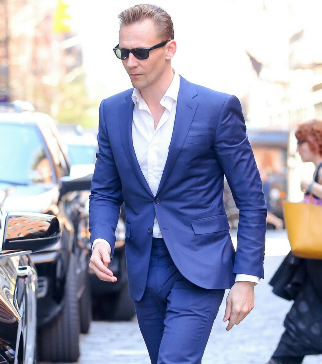 Famous Eye Candy: Tom Hiddleston Bulging Out in the Streets