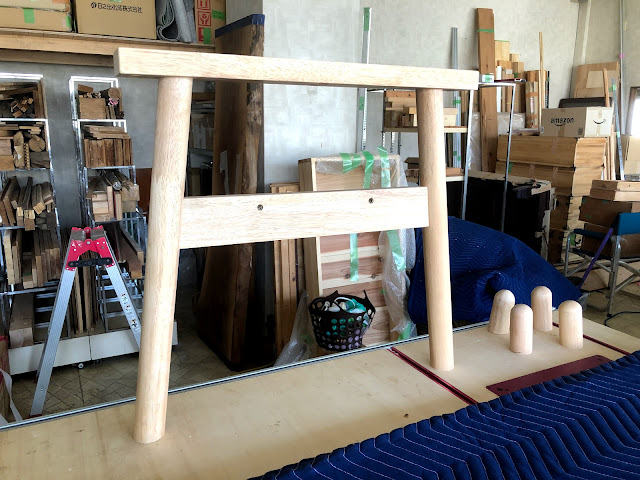 Studio7Squaresではお持ち込みの脚カットや家具のサイズ調整なども承っております
