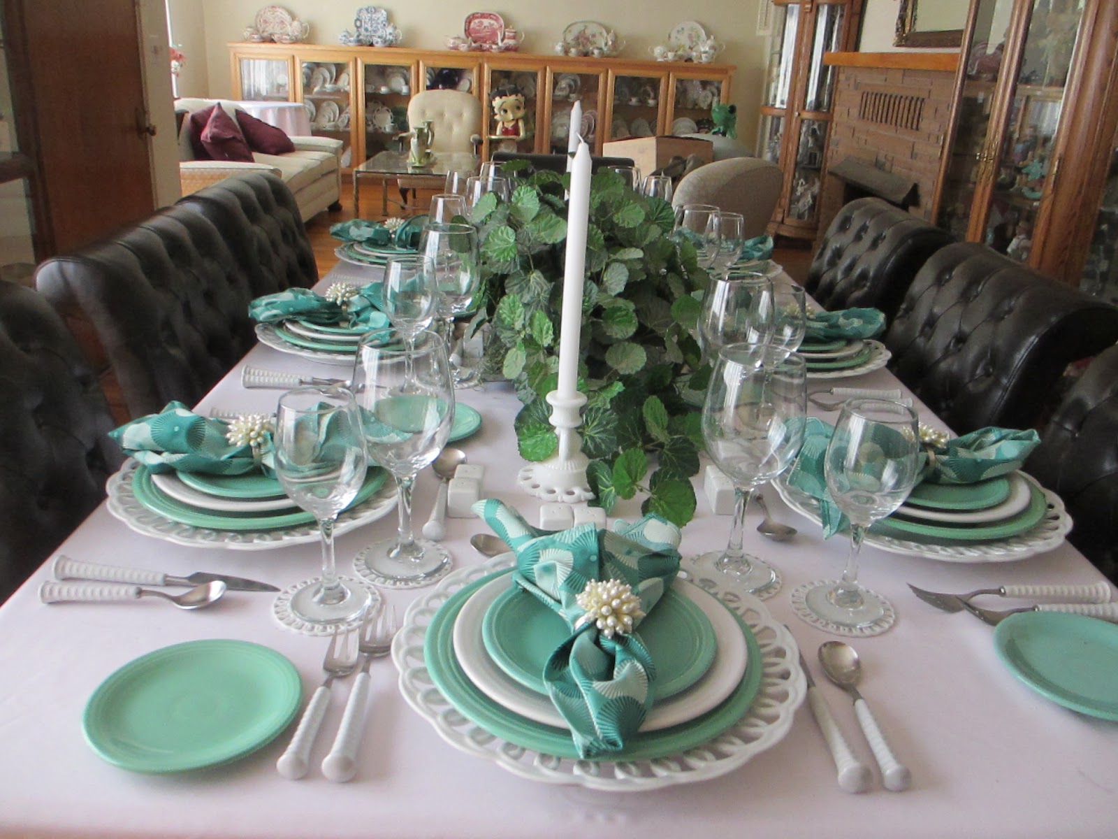 The Welcomed Guest: Vintage Fiestaware Table